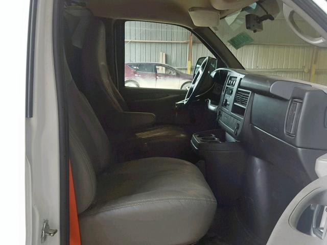 1GCSGAFX7E1154673 - 2014 CHEVROLET EXPRESS G1 WHITE photo 5