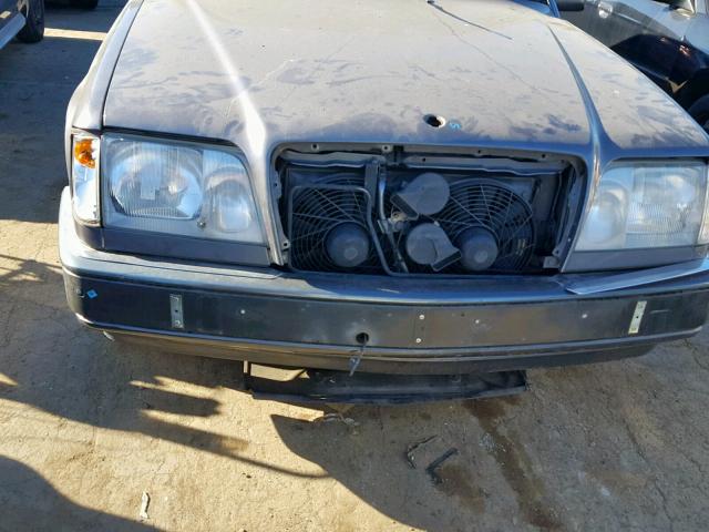 WDBEA32E2SC251163 - 1995 MERCEDES-BENZ E 320 BASE GRAY photo 9