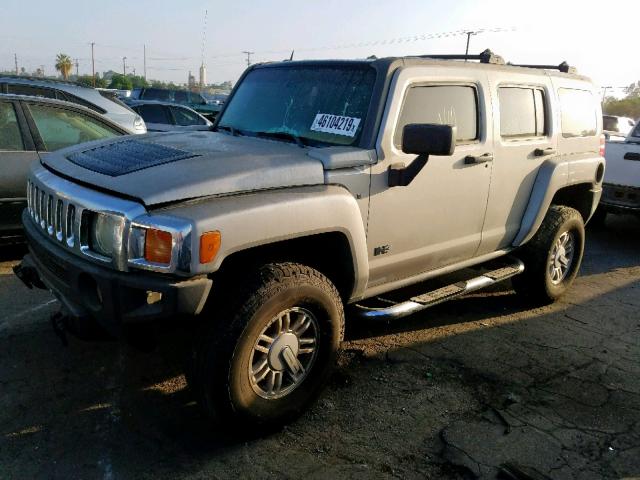 5GTDN136568319051 - 2006 HUMMER H3 GRAY photo 2