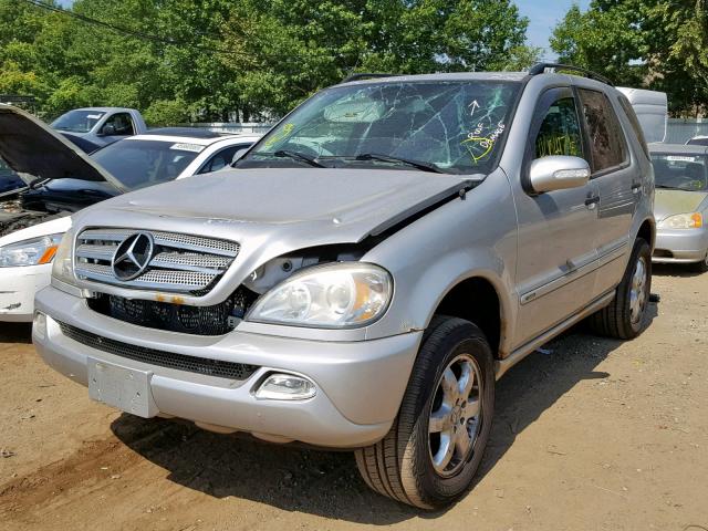 4JGAB57E84A510153 - 2004 MERCEDES-BENZ ML 350 SILVER photo 2