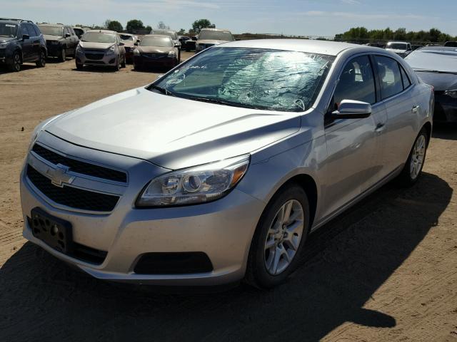 1G11D5SR8DF158017 - 2013 CHEVROLET MALIBU 1LT ვერცხლისფერი ფოტო 2