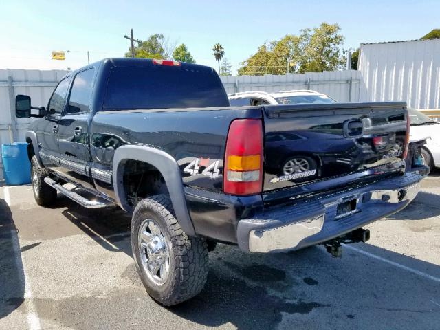 1GCGK13U32F113681 - 2002 CHEVROLET SILVERADO BLACK photo 3