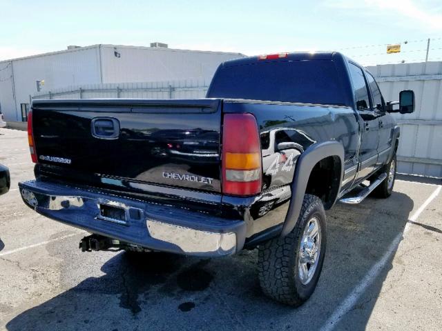 1GCGK13U32F113681 - 2002 CHEVROLET SILVERADO BLACK photo 4