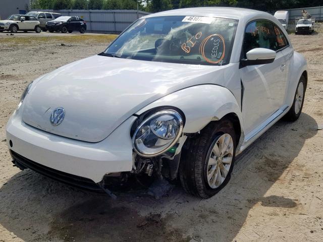 3VWFD7AT7KM707447 - 2019 VOLKSWAGEN BEETLE S WHITE photo 2