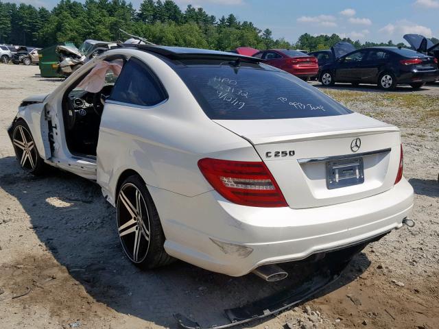 WDDGJ4HB4DF975733 - 2013 MERCEDES-BENZ C 250 WHITE photo 3