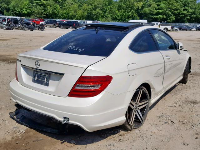 WDDGJ4HB4DF975733 - 2013 MERCEDES-BENZ C 250 WHITE photo 4