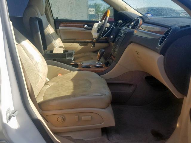 5GAER23798J106146 - 2008 BUICK ENCLAVE CX WHITE photo 5