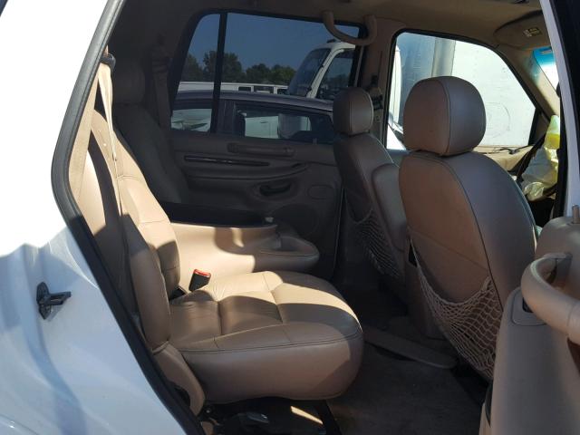 5LMRU27L3XLJ07293 - 1999 LINCOLN NAVIGATOR WHITE photo 6