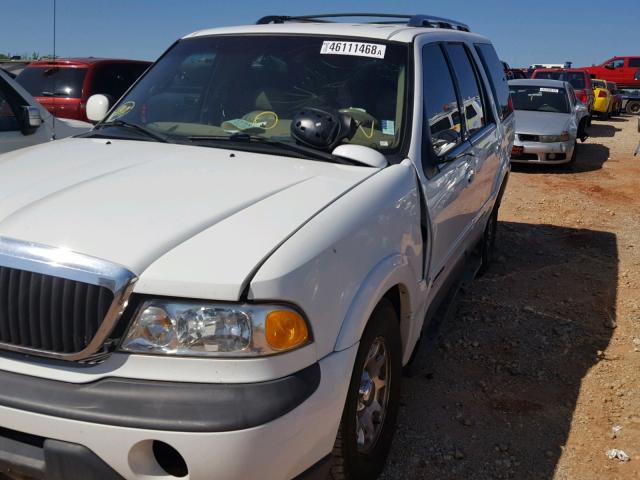 5LMRU27L3XLJ07293 - 1999 LINCOLN NAVIGATOR WHITE photo 9