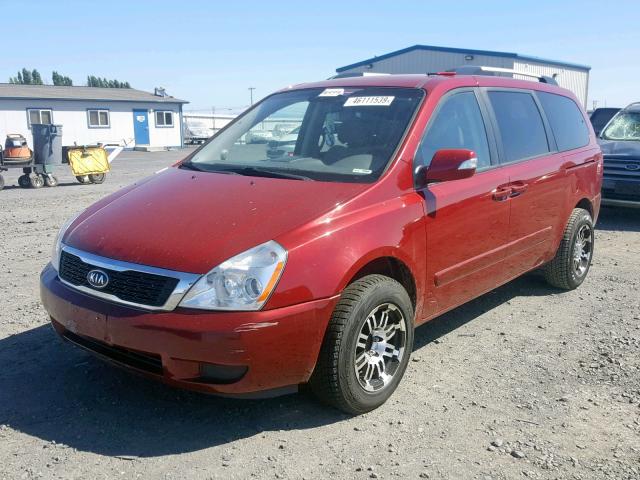 KNDMG4C70C6497517 - 2012 KIA SEDONA LX RED photo 2