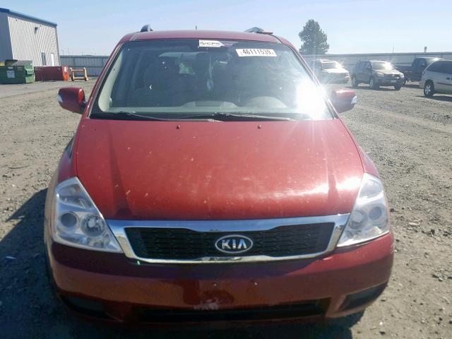 KNDMG4C70C6497517 - 2012 KIA SEDONA LX RED photo 9