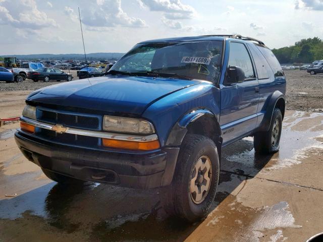 1GNCT18W11K220893 - 2001 CHEVROLET BLAZER BLUE photo 2