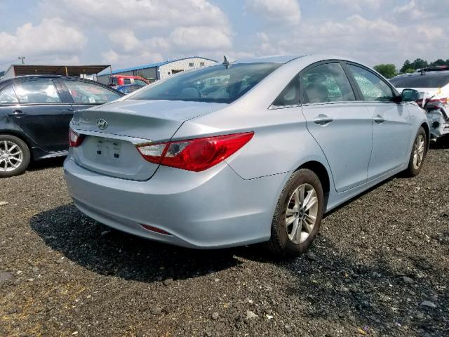 5NPEB4AC2DH702636 - 2013 HYUNDAI SONATA GLS SILVER photo 4