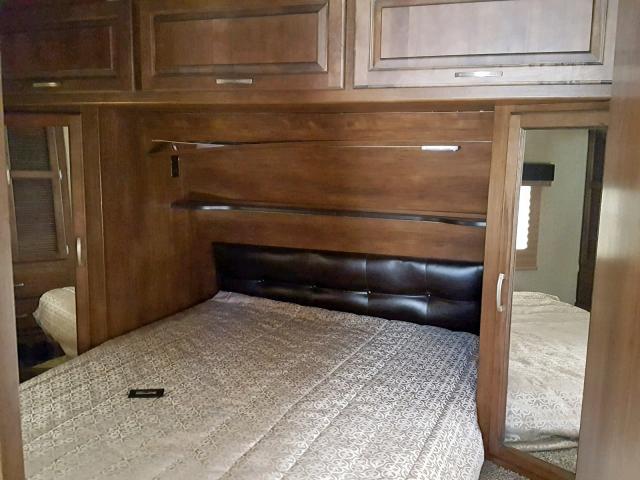 573TR3423J3317151 - 2018 GRAN REFLECTION TAN photo 5