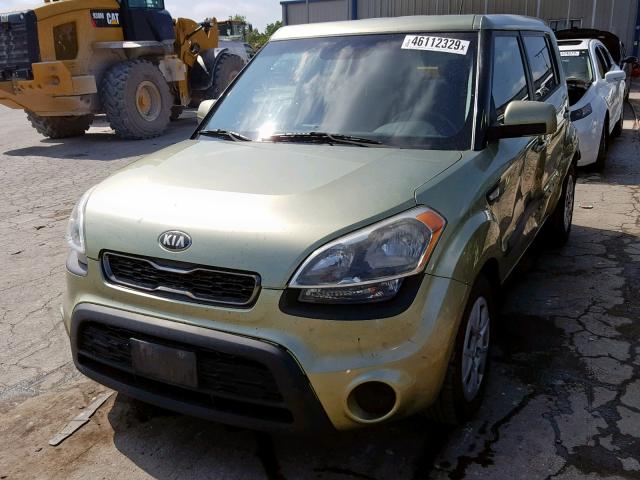 KNDJT2A57D7513986 - 2013 KIA SOUL GREEN photo 2