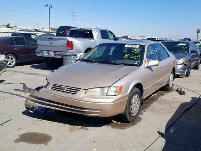 4T1BG22K6VU047205 - 1997 TOYOTA CAMRY CE GOLD photo 2