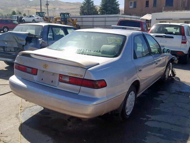 4T1BG22K6VU047205 - 1997 TOYOTA CAMRY CE GOLD photo 4