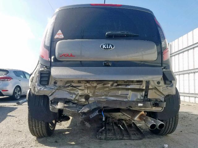 KNDJX3AA2J7541701 - 2018 KIA SOUL ! Grafit foto 9