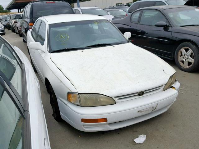 4T1BG12K4TU832412 - 1996 TOYOTA CAMRY DX WHITE photo 1