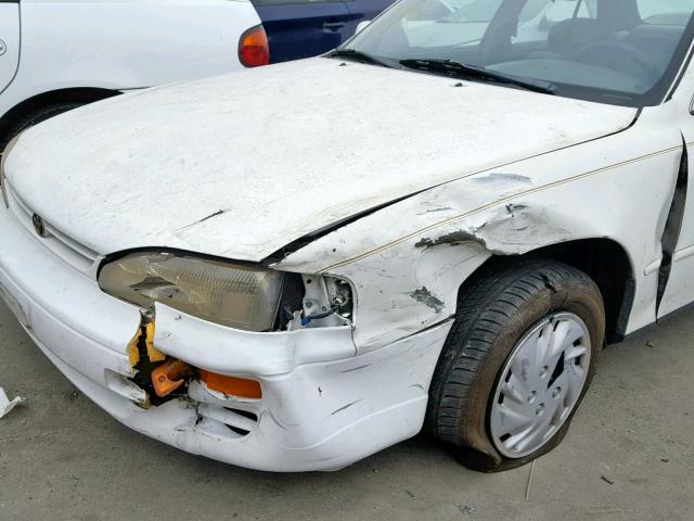 4T1BG12K4TU832412 - 1996 TOYOTA CAMRY DX WHITE photo 9