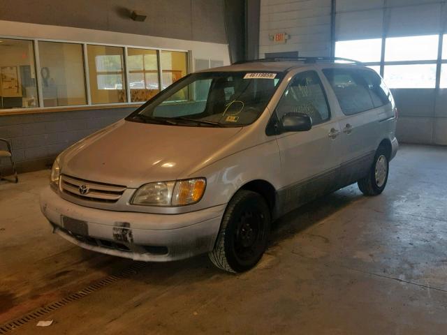 4T3ZF13C62U464068 - 2002 TOYOTA SIENNA LE CREAM photo 2