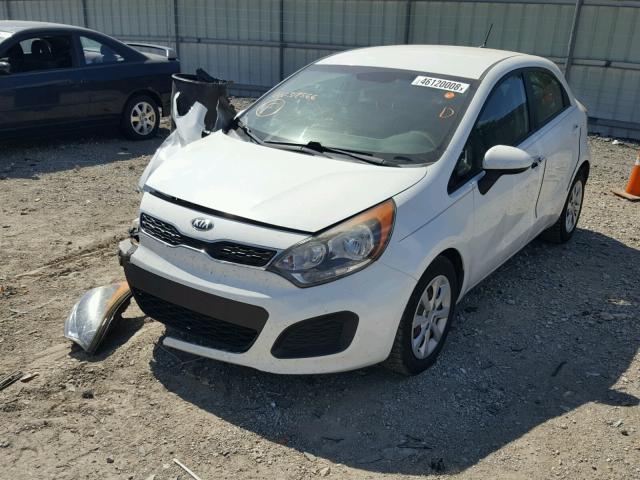 KNADN5A34D6318566 - 2013 KIA RIO EX WHITE photo 2