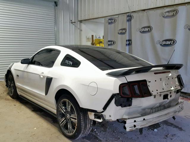 1ZVBP8CF3D5237915 - 2013 FORD MUSTANG GT WHITE photo 3