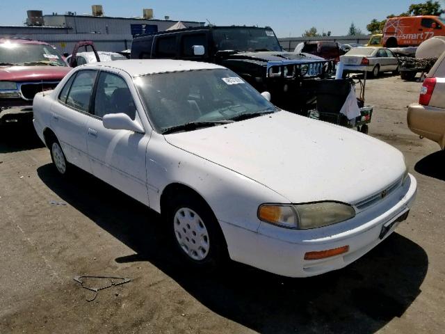 4T1BG12K6TU940661 - 1996 TOYOTA CAMRY DX WHITE photo 1