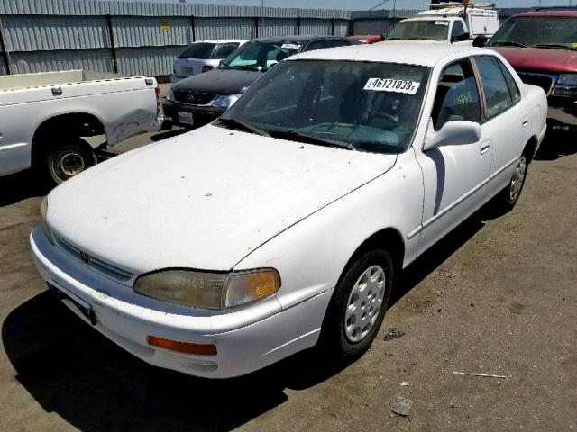 4T1BG12K6TU940661 - 1996 TOYOTA CAMRY DX WHITE photo 2