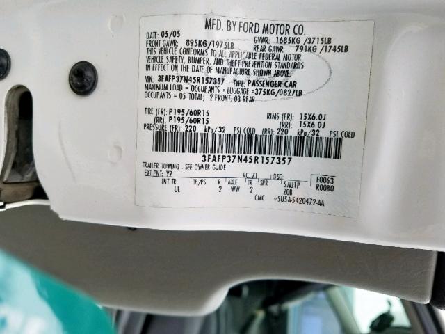 3FAFP37N45R157357 - 2005 FORD FOCUS ZX5 WHITE photo 10