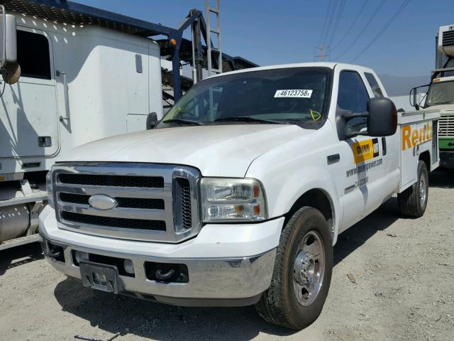 1FTWX30P76ED09674 - 2006 FORD F350 SRW S WHITE photo 2