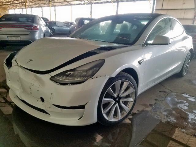 5YJ3E1EA1JF053170 - 2018 TESLA MODEL 3 WHITE photo 2