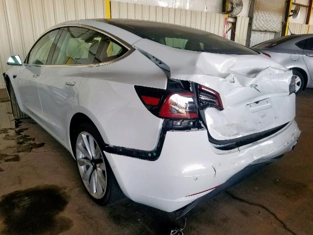 5YJ3E1EA1JF053170 - 2018 TESLA MODEL 3 WHITE photo 3