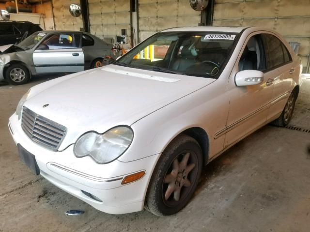 WDBRF61JX2F192087 - 2002 MERCEDES-BENZ C 240 WHITE photo 2