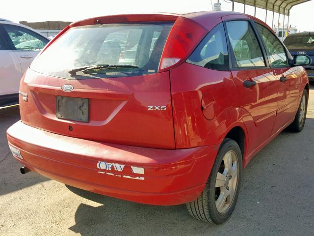 3FAFP37N85R145194 - 2005 FORD FOCUS ZX5 RED photo 4