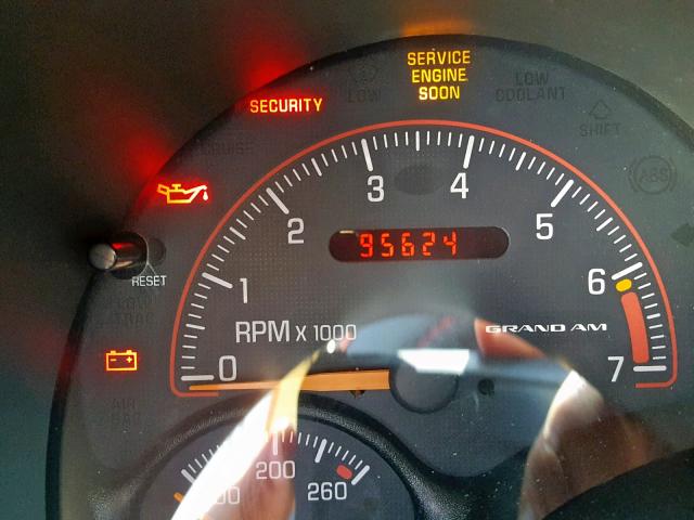 1G2NF52E84M638977 - 2004 PONTIAC GRAND AM S RED photo 8