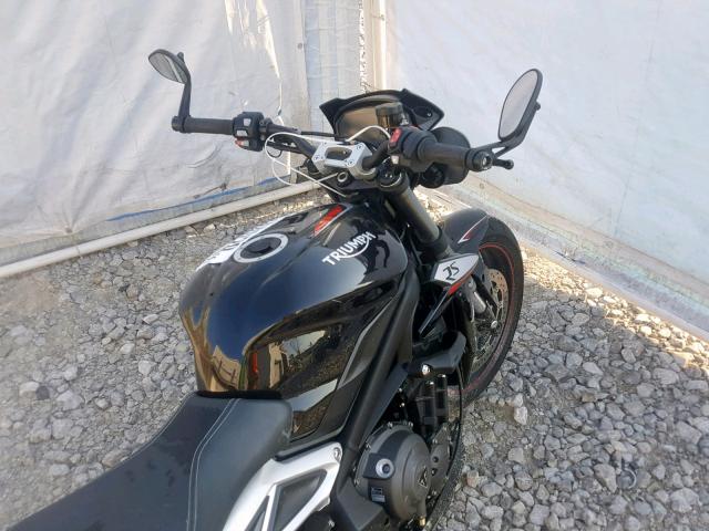 SMTA464S4JT853154 - 2018 TRIUMPH MOTORCYCLE STREET TRI BLACK photo 5