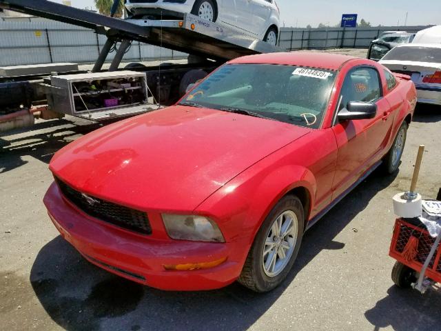 1ZVHT80N085132451 - 2008 FORD MUSTANG RED photo 2