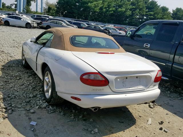 SAJJA42C0YNA05377 - 2000 JAGUAR XK8 WHITE photo 3