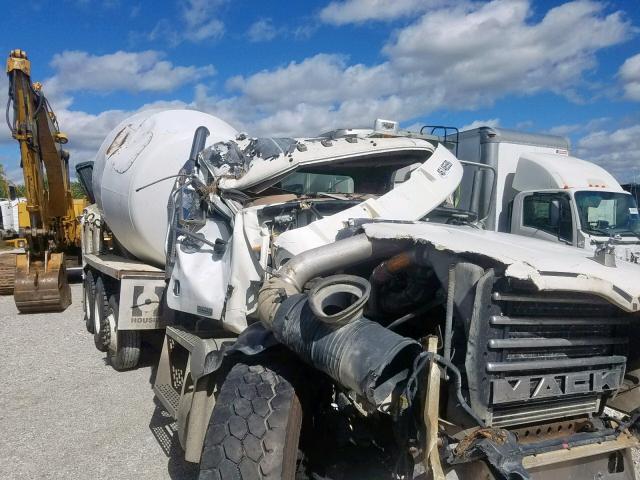 1M2AG02C56M002444 - 2006 MACK 500 CV500 WHITE photo 9