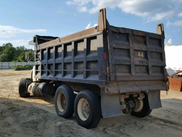 1M2P267C71M057393 - 2001 MACK 600 RD600 WHITE photo 3