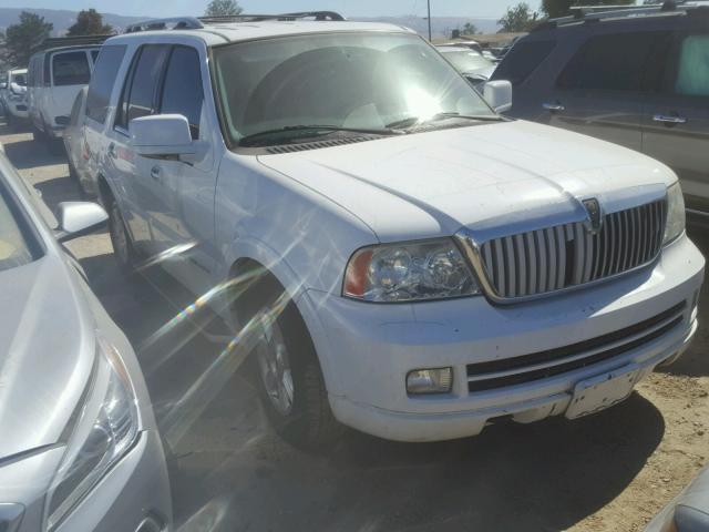 5LMFU28585LJ19083 - 2005 LINCOLN NAVIGATOR WHITE photo 1