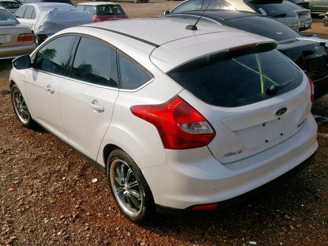 1FAHP3N21CL480195 - 2012 FORD FOCUS TITA WHITE photo 3