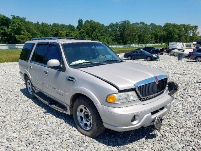 5LMRU27A4YLJ05343 - 2000 LINCOLN NAVIGATOR SILVER photo 1