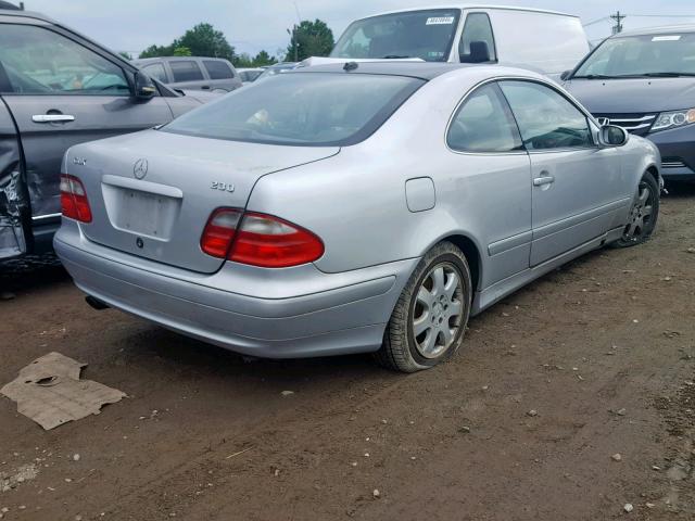 NJ095B - 2000 MERCEDES-BENZ CLK 320 SILVER photo 4