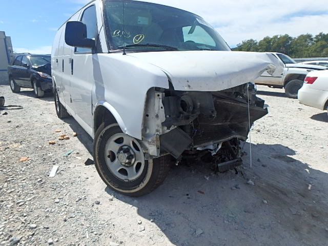 1GCFG154281226618 - 2008 CHEVROLET EXPRESS G1 WHITE photo 10