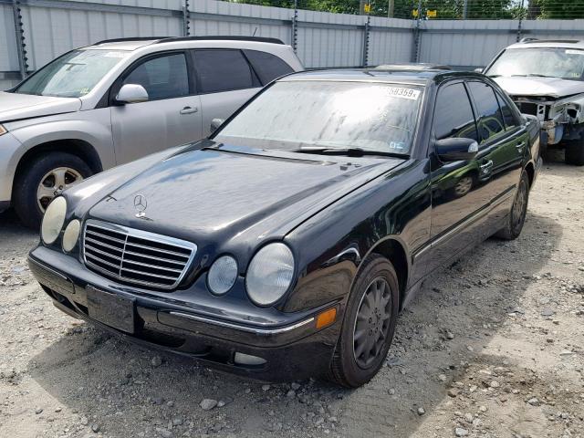 WDBJF65GXYA960068 - 2000 MERCEDES-BENZ E 320 BLACK photo 2