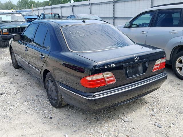 WDBJF65GXYA960068 - 2000 MERCEDES-BENZ E 320 BLACK photo 3