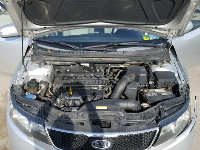 KNAFU4A23A5844542 - 2010 KIA FORTE EX SILVER photo 7