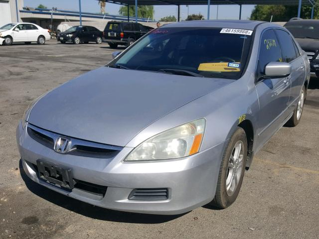 1HGCM56877A077949 - 2007 HONDA ACCORD EX SILVER photo 2